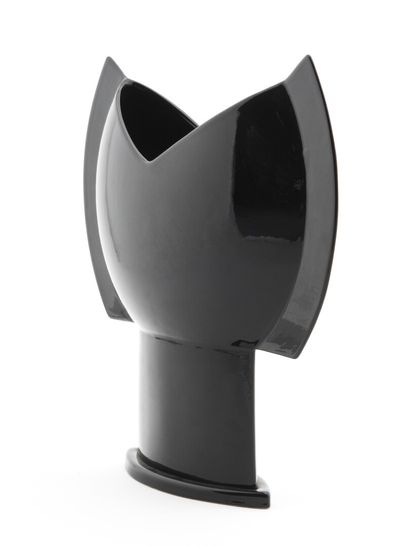 null Lino SABBATTINI (Born in 1925)

Prototype of the Costrutto vase in black glazed...