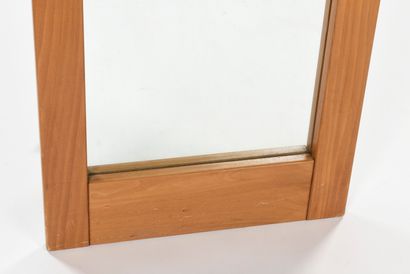 null REGAIN HOUSE

Rectangular mirror with solid pine frame.

Circa 1980

125 x 55...