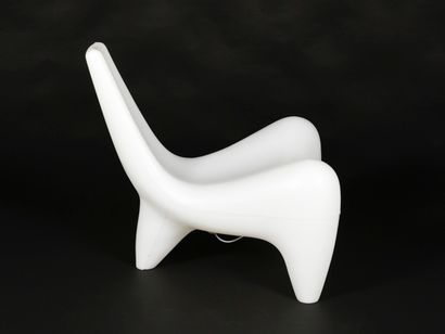 null Douglas MONT (born in 1973)



Spidlight armchair with one-piece body in white...