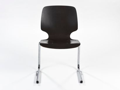 null FLOTTOTO 

Suite of three stacking chairs model Pagholz in molded plywood lacquered...