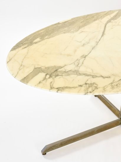 null ROCHE BOBOIS

Dining room table with oval top in Carrara marble resting on a...