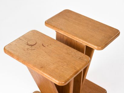 null RECONSTRUCTION WORK

Pair of bedside tables made of solid ash.

Circa 1950.



H:...