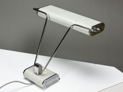 null Eileen GRAY (1878-1976) 

Table lamp in grey lacquered metal and chromed metal....