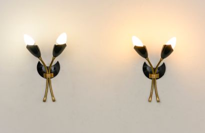 null ITALIAN WORK

Pair of sconces with circular base in black gilded lacquered metal...
