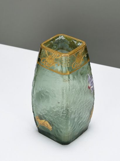 null Etablissement Mont Joye (Cristalleries de Pantin) 

Vase de forme oblongue en...