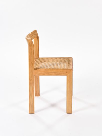 null ITALIAN WORK 1980

Chair with solid ash frame and wicker seat.





H: 73 cm...