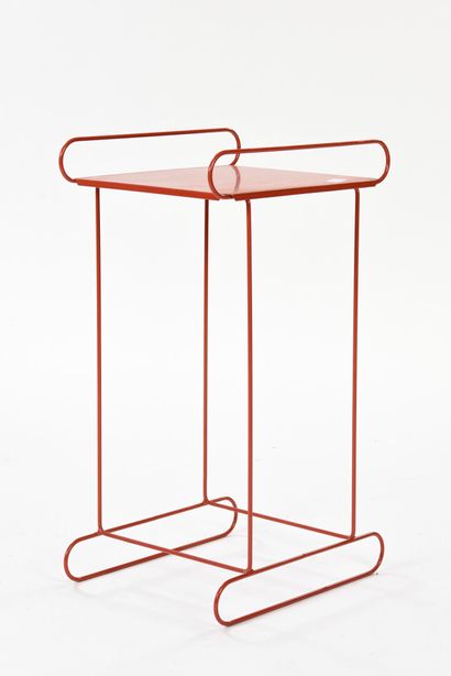 null Andrée PUTMAN (1925 - 2013) 

Pair of side tables with a wire structure on which...