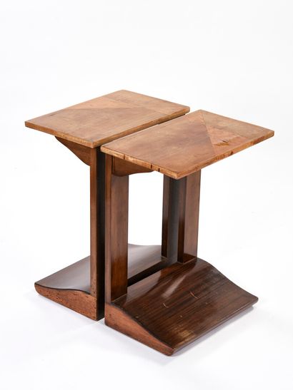 null Pierre CHAREAU (1883-1950) Attributed to 

Pair of inlaid mahogany and walnut...