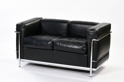 null LE CORBUSIER, Pierre JEANNERET, Charlotte PERRIAND (1887-1965, 1896-1967 & 1903-1999)

Sofa...