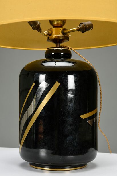  PRIMAVERA LONGWY France 
& Claude LEVY (1895-1942) 
Lampe de table de forme cylindrique...