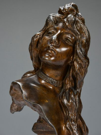 null Emmanuel Villanis (1858-1914)

La Chatelaine

Buste de femme, épreuve en alliage...