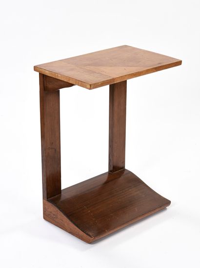 null Pierre CHAREAU (1883-1950) Attributed to 

Pair of inlaid mahogany and walnut...