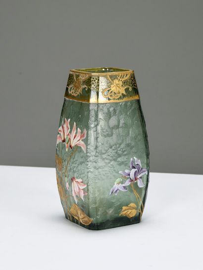 null Establishment Mont Joye (Cristalleries de Pantin) 

Oblong frosted glass vase...