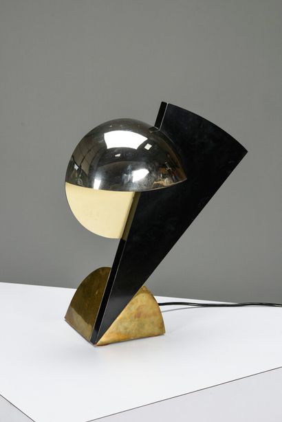 null Serge MANZON (1930-1998)

Rare flash lamp with a half-hemispherical reflector...
