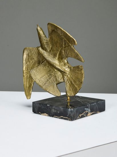 null G MAMARIANNAS (XX-XXI th)

Couple of flying birds 

Bronze with gilded patina...