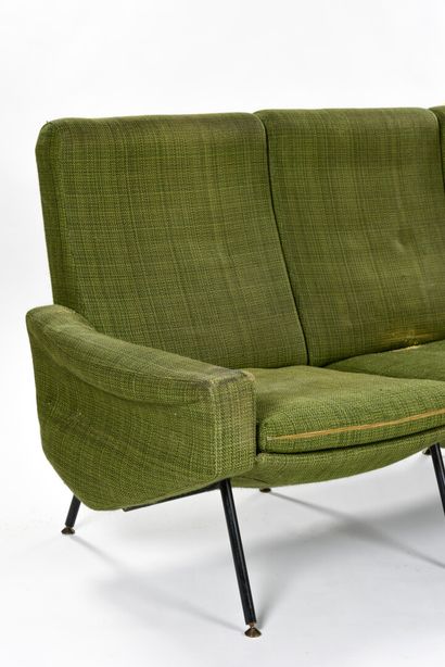null Pierre GUARICHE (1926-1995) 

Sofa model Troïka with black lacquered metal base...