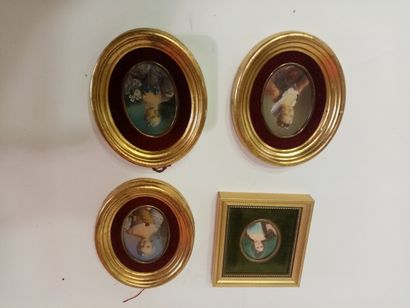 Quatre miniatures encadrées dont 3 à vue...