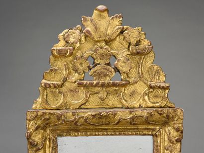 null Miroir à fronton en bois doré sculpté

Epoque Louis XV

64 x 35 cm