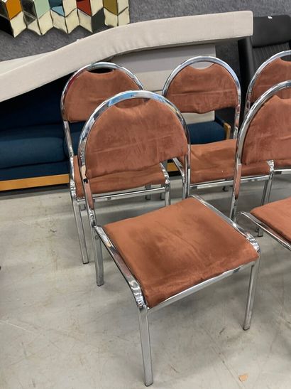 null 6 chaises années 80

Pierttement chromé assise en velour marron