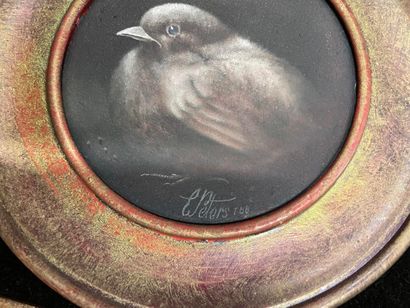 null Panneau peint oiseau

Signé

D : 9.5 cm