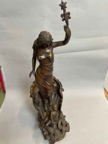 null Le Char de Venus

Epreuve en bronze patiné 

H totale : 70 cm