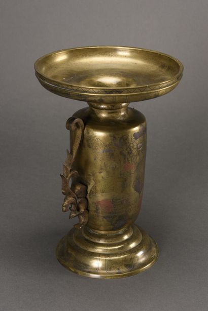 null CHINE Paire de vases en bronze avec incrustation d'argent et de cuivre

H :...