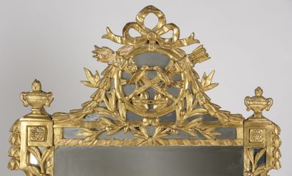 null Important fireplace mirror with pediment and glazing bead 

Decorated with a...