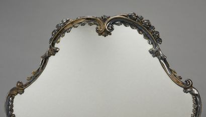 null Silver plated brass mirror

19th century

44 x 44 cm