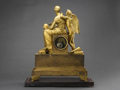 null Importante pendule en bronze ciselé doré à décor de l'Allégorie de l'Astronomie

Avec...