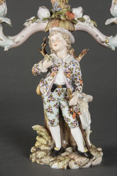 null FOLGSTEDT- RUDOLSTADT

Pair of porcelain candlesticks decorated with a young...