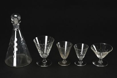 null Service de verres en cristal taillé avec carafes et verres trois tailles