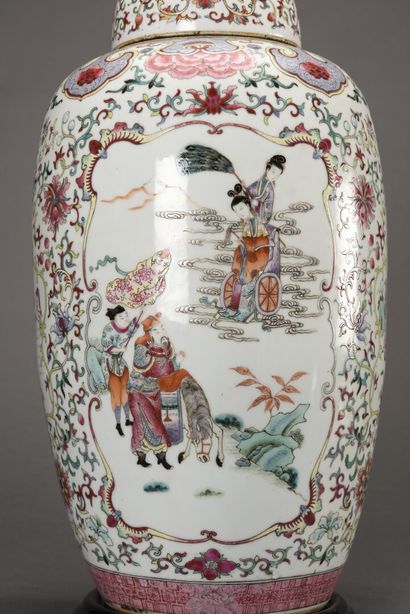 null Chine important vase balustre monté en lampe à décor de émaux de la famille...