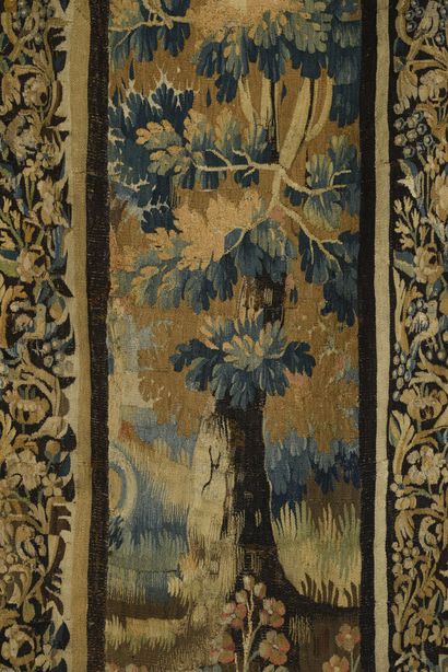 null AUBUSSON 18th century

Greenery, border decorated with vine leaves and bunches...