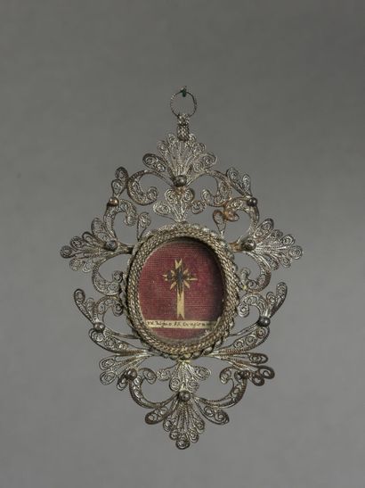 null Reliquary 

Relic of the Holy Cross in a filigree metal frame 

Genoese work

18th...