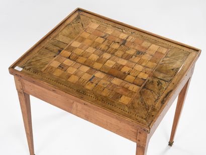 null Table à jeu rectangulaire en bois de placage, plateau amovible est marqueté...