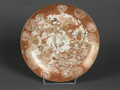 null 
JAPON, Deux plats en porcelaine à décor aux émaux de la palette Imari.




19ème...