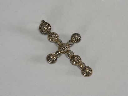 null Small Provencal cross in silver

Weight : 9g