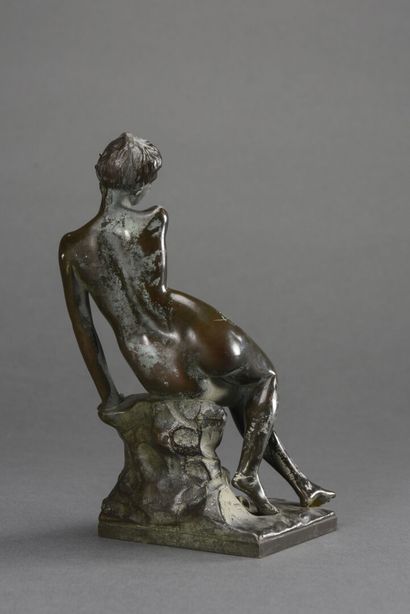 null Antide Marie PECHINE (1855)

Nymphe au coquillage

Tirage en bronze patiné

Signé...