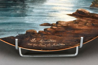 null Large circular dish showing the Mont Blanc seen from the Saint Martin bridge

Porcelain...
