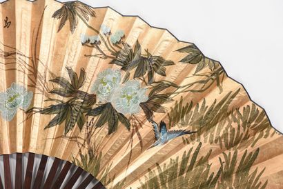 null Wooden fan painted with flowers

Circa 1920

88 x 160 cm
