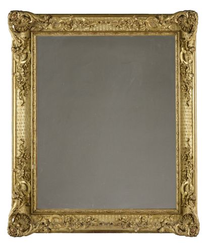null Miroir en bois et stuc doré à décor de fleurs

Epoque Napoléon III

81 x 69...