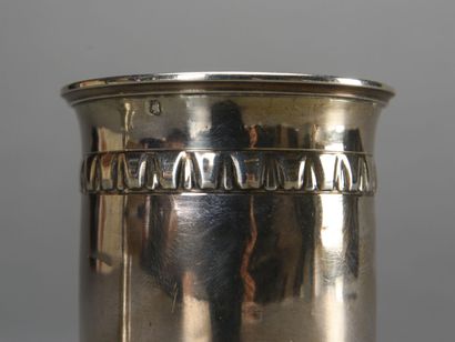 null Two silver kettledrums and a napkin ring, Minerva hallmark

Weight : 188.08...