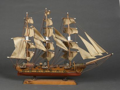 null Model of a three masted sailing ship 

Fragata Siglo XVIII

Wood

L : 70 cm