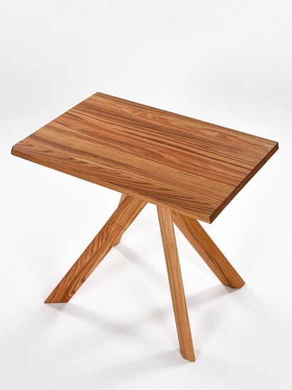 null Pierre CHAPO (1927-1986)

Table modèle T27 à piètement à quatre pieds faisceaux...