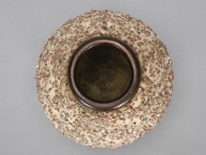 null Louis-Auguste DAGE (1885-1963) 

Vase de forme boule à col renflé en céramique...