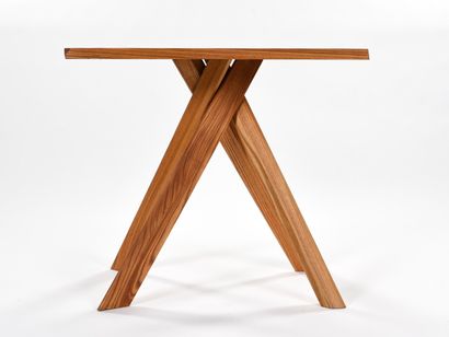 null Pierre CHAPO (1927-1986)

Table modèle T27 à piètement à quatre pieds faisceaux...