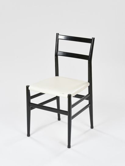 null Gio PONTI (1891-1979)

Suite de quatre chaises modèle N°646 dites Superleggera...