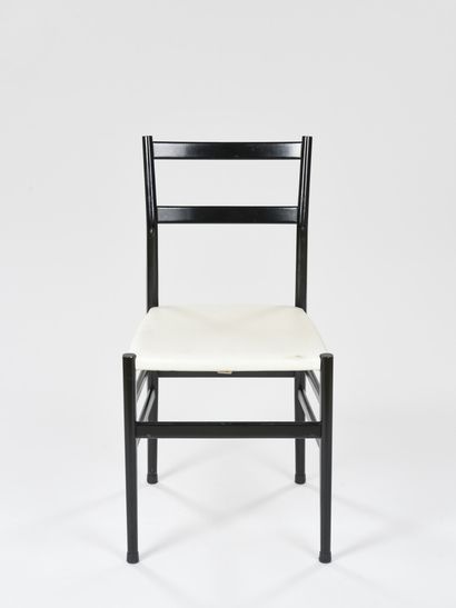 null Gio PONTI (1891-1979)

Suite de quatre chaises modèle N°646 dites Superleggera...