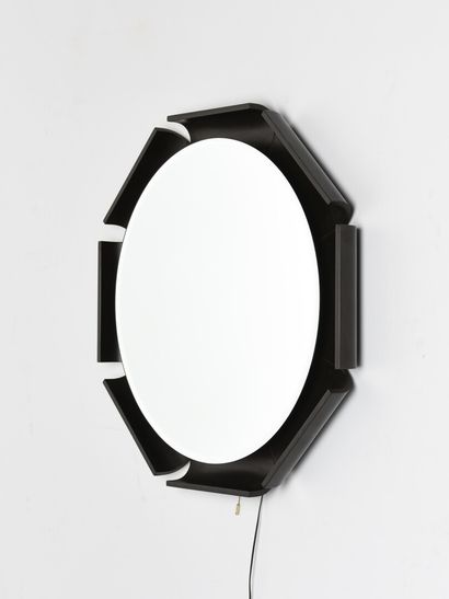 null ISA BERGAMO

Miroir circulaire éclairant encadré par un pourtour en bois thermoformé...