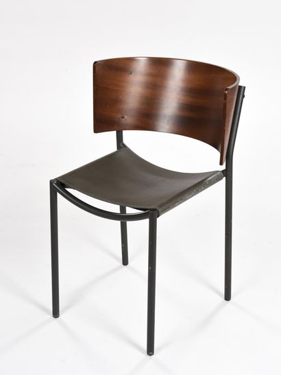 null Philippe STARCK (né en 1949)

Suite de six chaises modèle Lilla Hunter, 1988.

Structure...